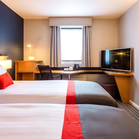Holiday Inn Express Perth, An Ihg Hotel מראה חיצוני תמונה